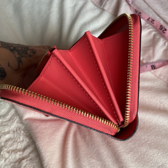 AUTHENTIC Louis Vuitton wallet - Picture 13 of 14